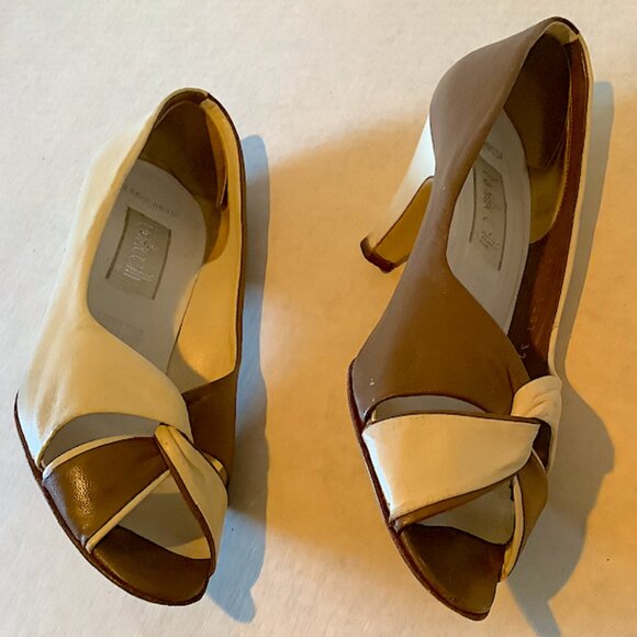 Stunning 1970s vintage Sergio Rossi Cream and Brown Spectator Pumps, Size 8.5 - Picture 9 of 16